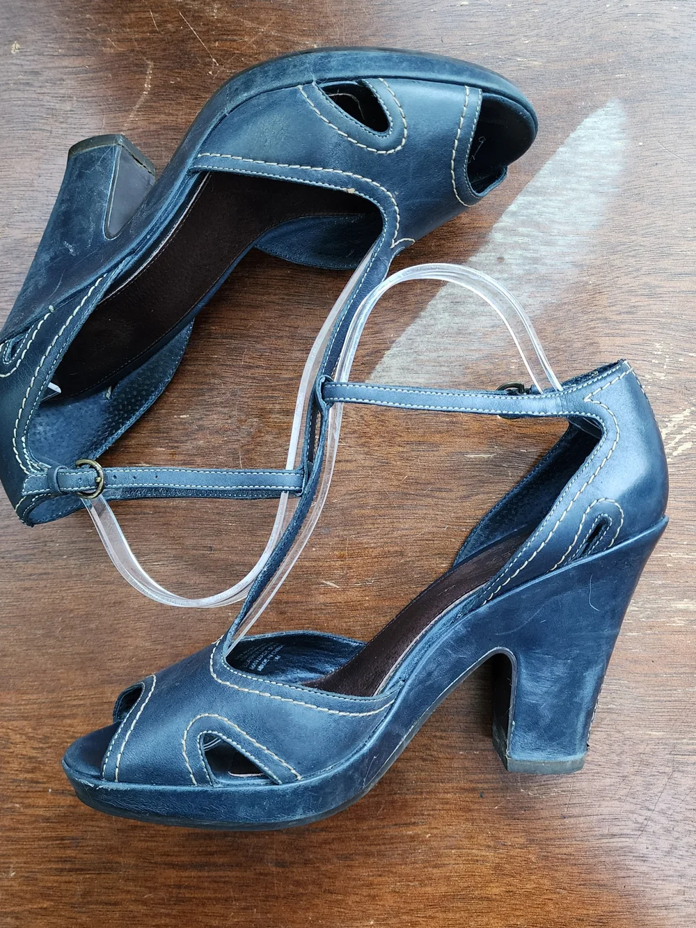 Aerosoles Navy Blue Leather T-Strap Peep Toe Block Heels Size 8